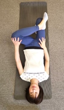 股関節の内転方向への柔軟性向上画像１